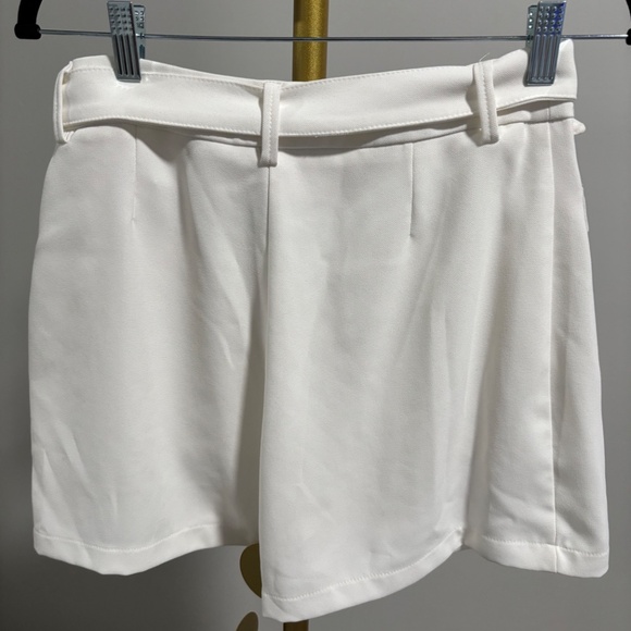 STUDIO F shorts - Picture 2 of 3